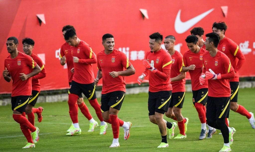 Đội tuyển Trung Quốc tham dự World Cup lần đầu tiên năm 2002