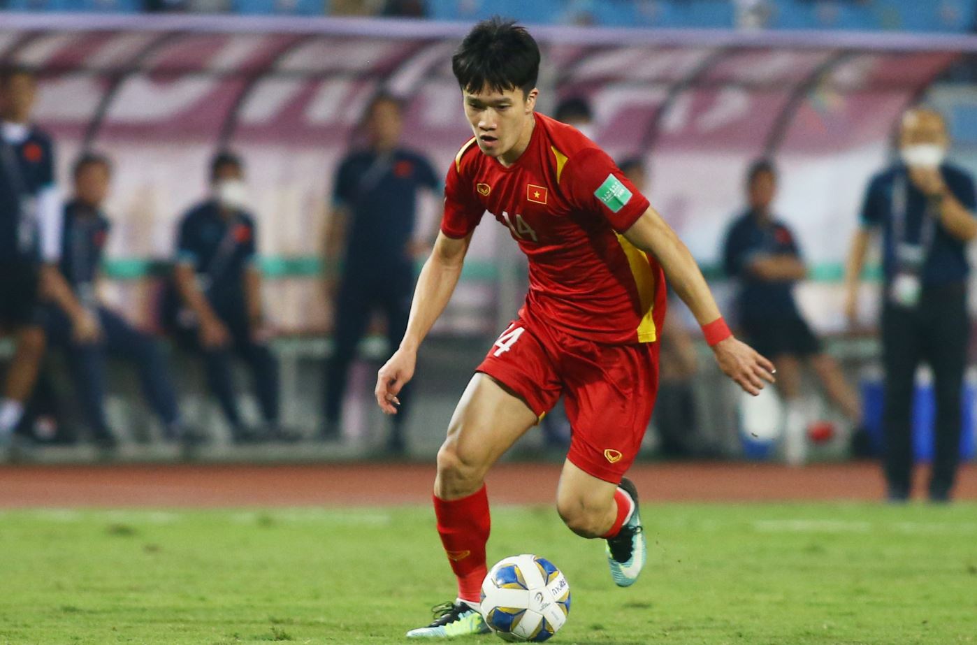 Tiền vệ Nguyễn Hoàng Đức là cái tên gây ấn tượng mạnh mẽ đối với fan hâm mộ Việt