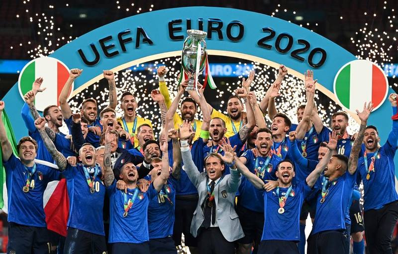 Đức là cái tên được nhắc đến đầu tiên cho thắc mắc đội bóng nào vô địch Euro